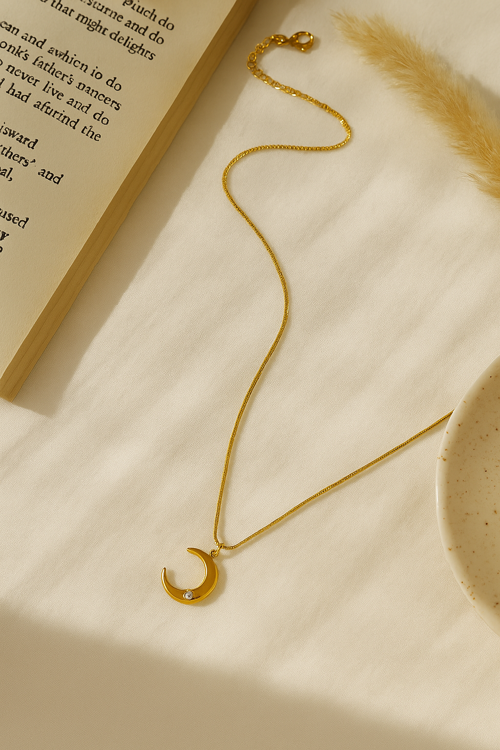 Luné Gold Moonstone Necklace